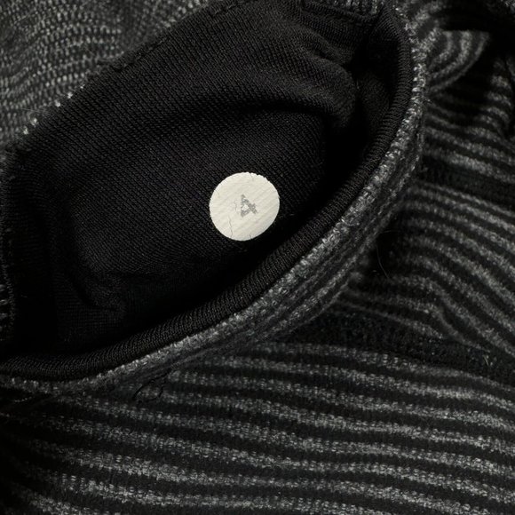 Lululemon Wunder Under Crop Leggings Knit Striped Dark Gray Size 4 [20'' inseam] - Picture 5 of 5